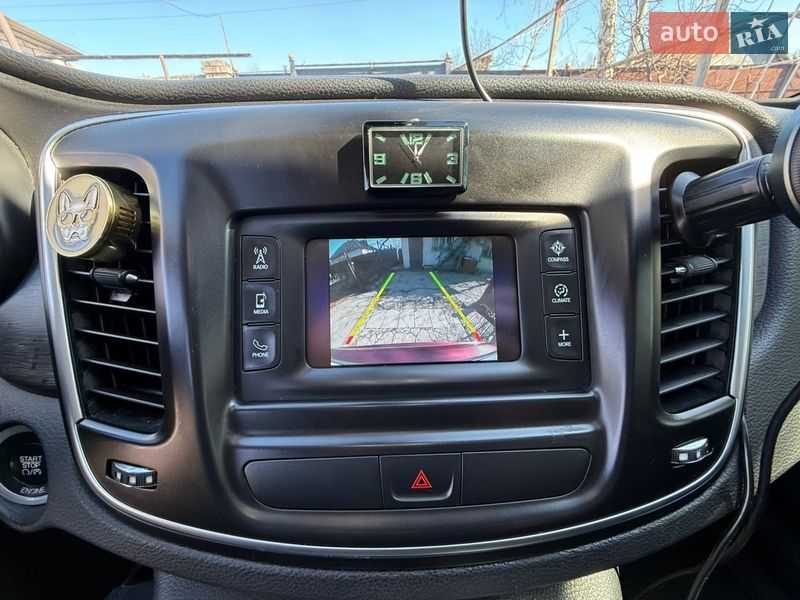 Седан Chrysler 200 2015 в Днепре