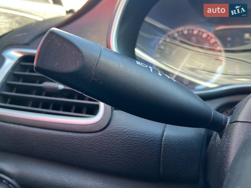 Седан Chrysler 200 2014 в Киеве