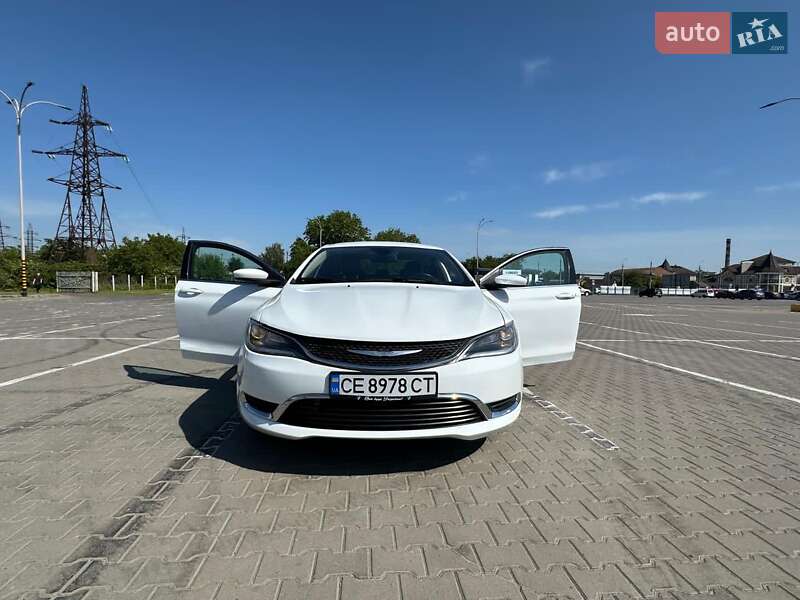 Седан Chrysler 200 2016 в Черновцах