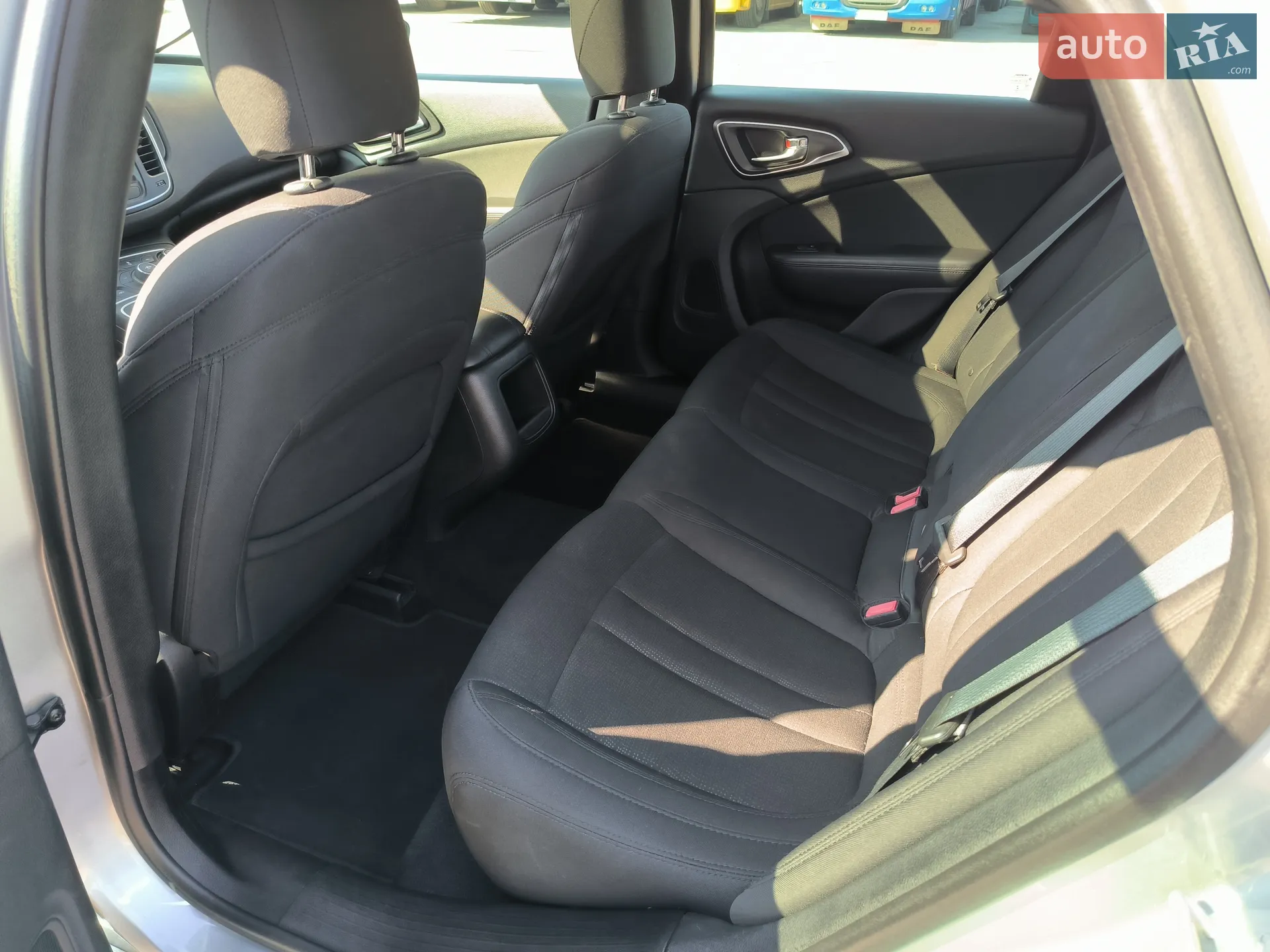 2015 Chrysler 200 - мініатюра 9