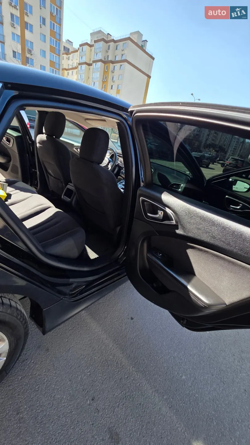 2014 Chrysler 200 - мініатюра 27
