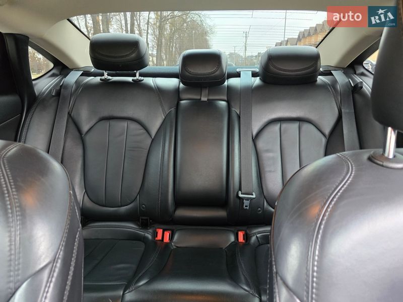 Седан Chrysler 200 2016 в Киеве