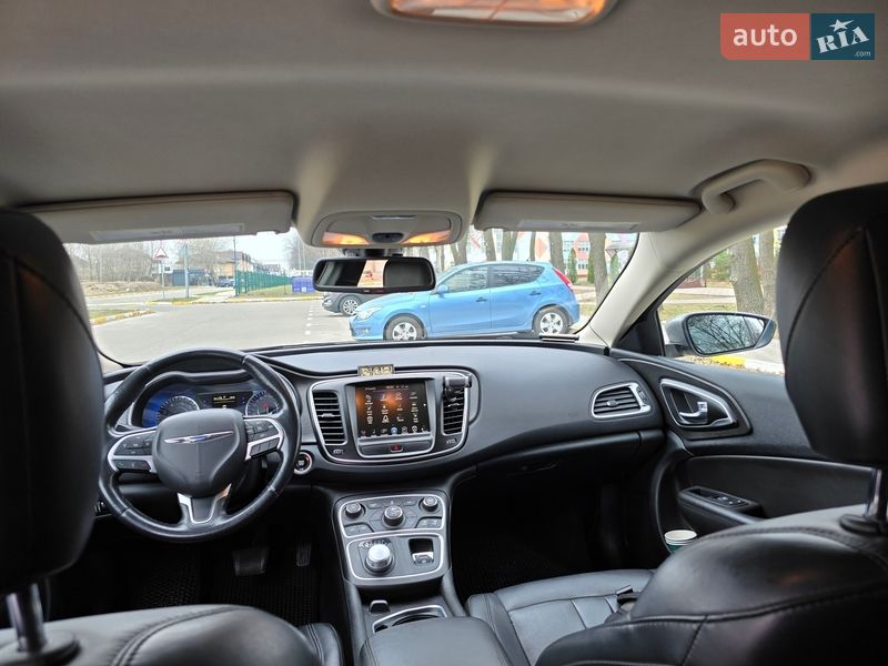 Седан Chrysler 200 2016 в Киеве