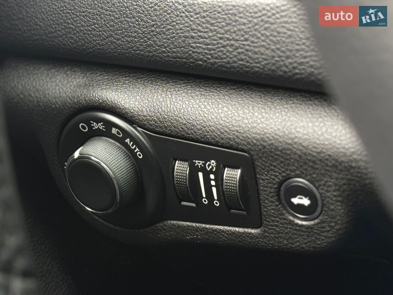 Седан Chrysler 200 2015 в Харькове фото 20 Седан Chrysler 200 2015 в Харькове