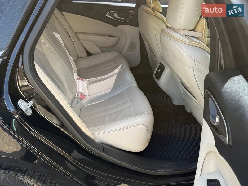 Седан Chrysler 200 2014 в Киеве фото 26 Седан Chrysler 200 2014 в Киеве