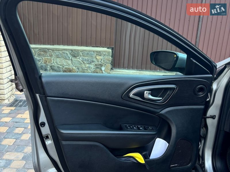 Седан Chrysler 200 2016 в Киеве фото 22 Седан Chrysler 200 2016 в Киеве