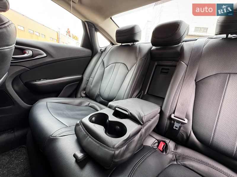 Седан Chrysler 200 2014 в Киеве фото 9 Седан Chrysler 200 2014 в Киеве