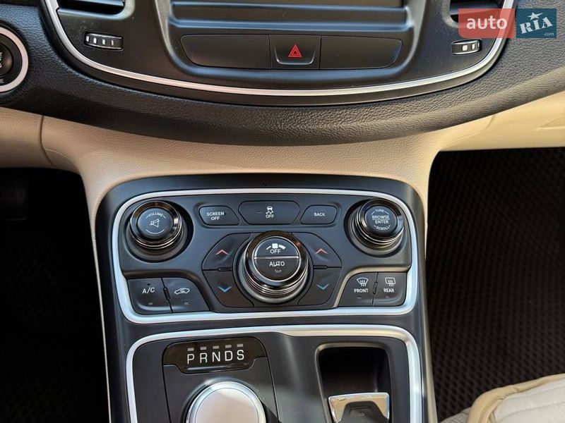 Седан Chrysler 200 2014 в Киеве фото 29 Седан Chrysler 200 2014 в Киеве