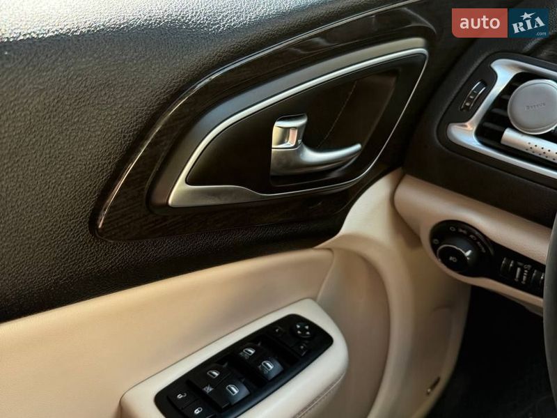Седан Chrysler 200 2014 в Киеве фото 30 Седан Chrysler 200 2014 в Киеве