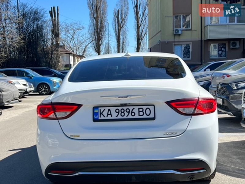 Седан Chrysler 200 2016 в Києві