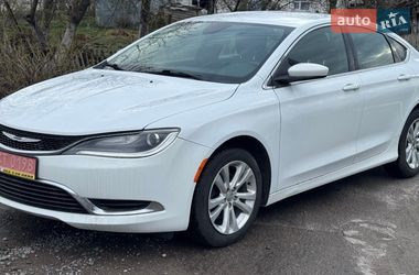 Седан Chrysler 200 2015 в Дубні