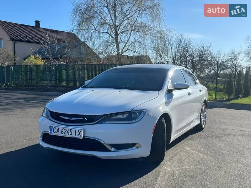 Chrysler 200