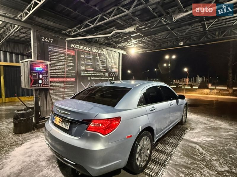 Седан Chrysler 200 2014 в Киеве