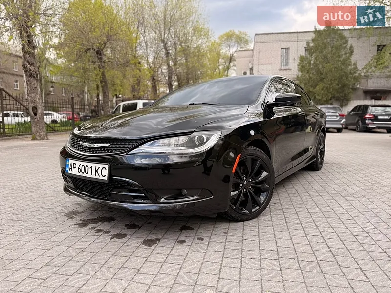 Chrysler 200