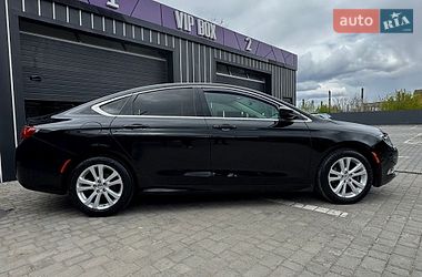 Седан Chrysler 200 2015 в Рівному