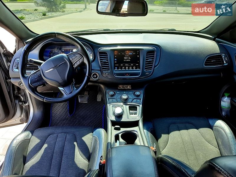 Седан Chrysler 200 2014 в Днепре