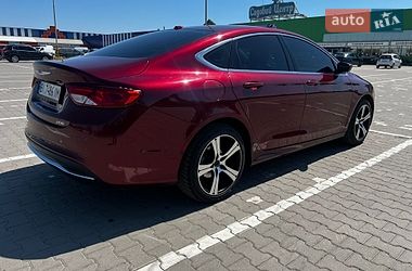 Седан Chrysler 200 2015 в Черновцах
