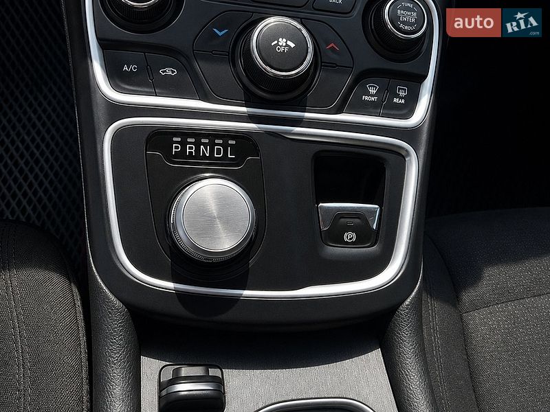 Седан Chrysler 200 2015 в Черновцах