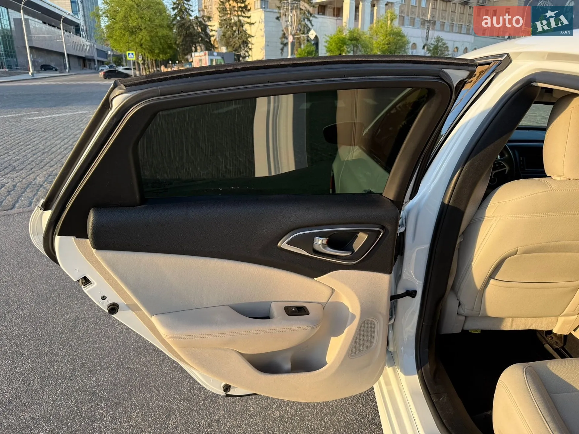 2014 Chrysler 200 - мініатюра 21