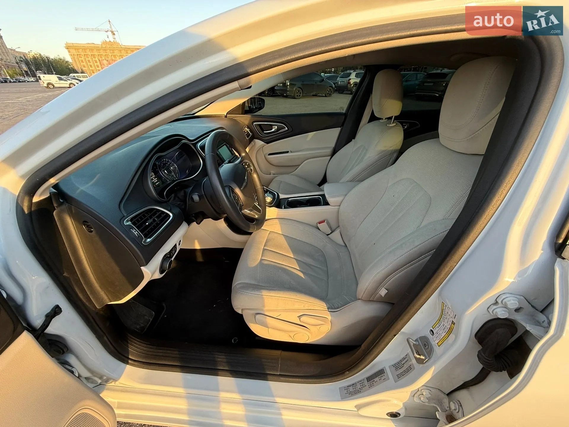 2014 Chrysler 200 - мініатюра 28