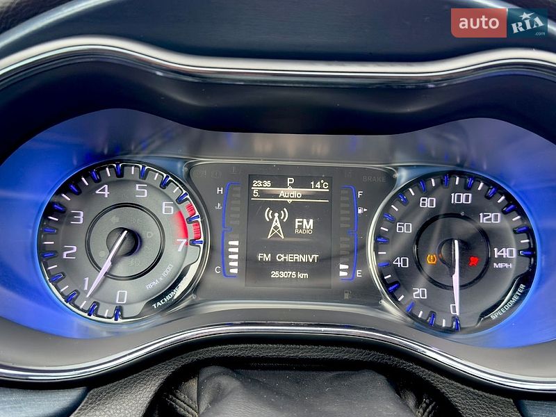 Седан Chrysler 200 2014 в Коломые