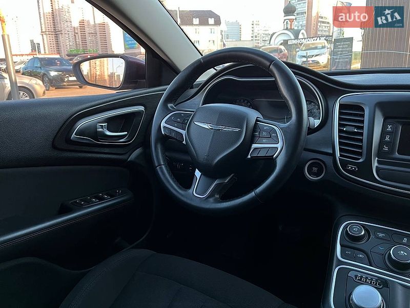 Седан Chrysler 200 2015 в Киеве