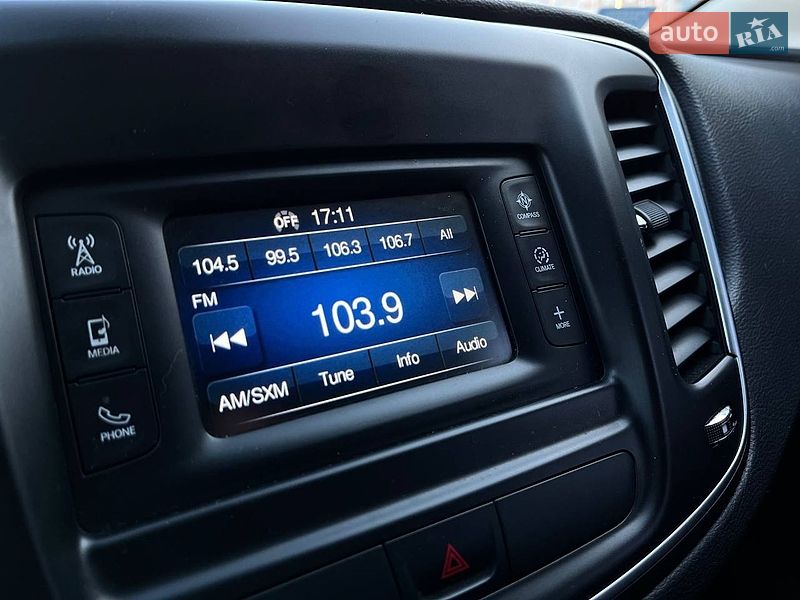 Седан Chrysler 200 2015 в Киеве