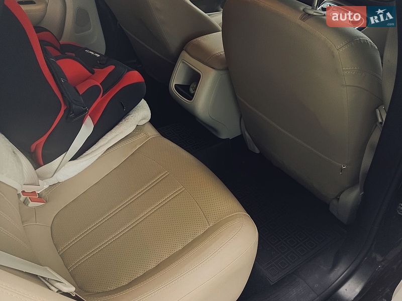 Седан Chrysler 200 2015 в Сумах
