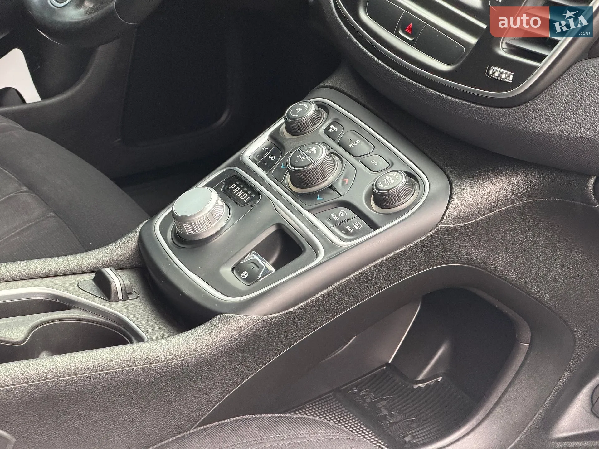 2014 Chrysler 200 - мініатюра 33