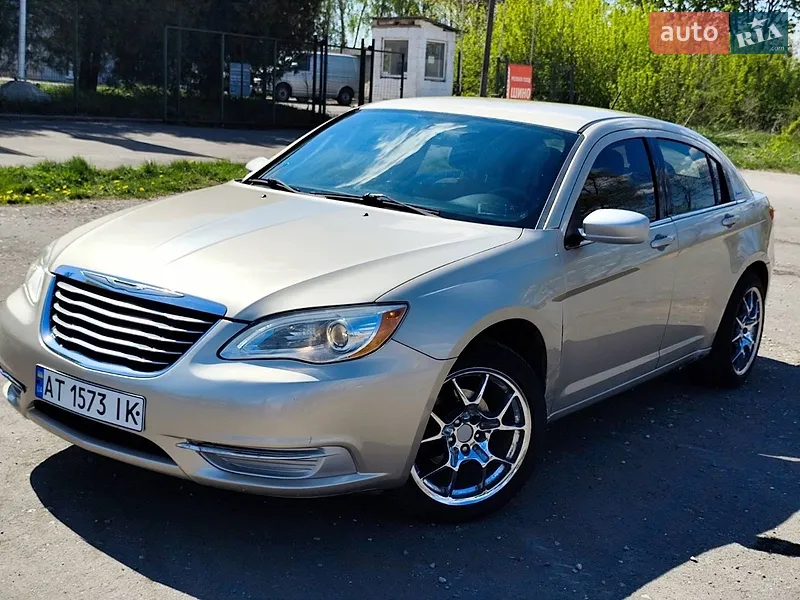 Chrysler 200
