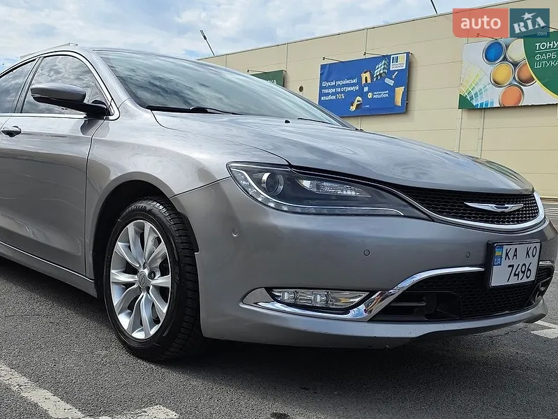 Chrysler 200