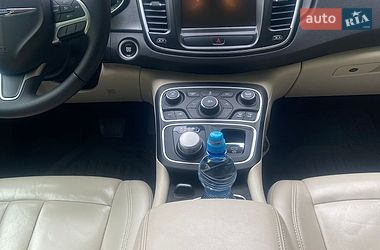 Седан Chrysler 200 2016 в Коростене