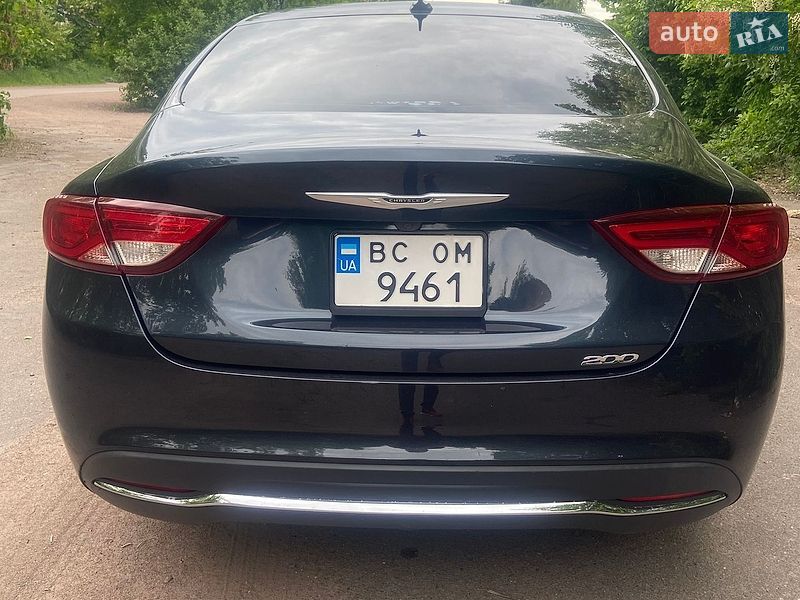 Седан Chrysler 200 2016 в Коростене