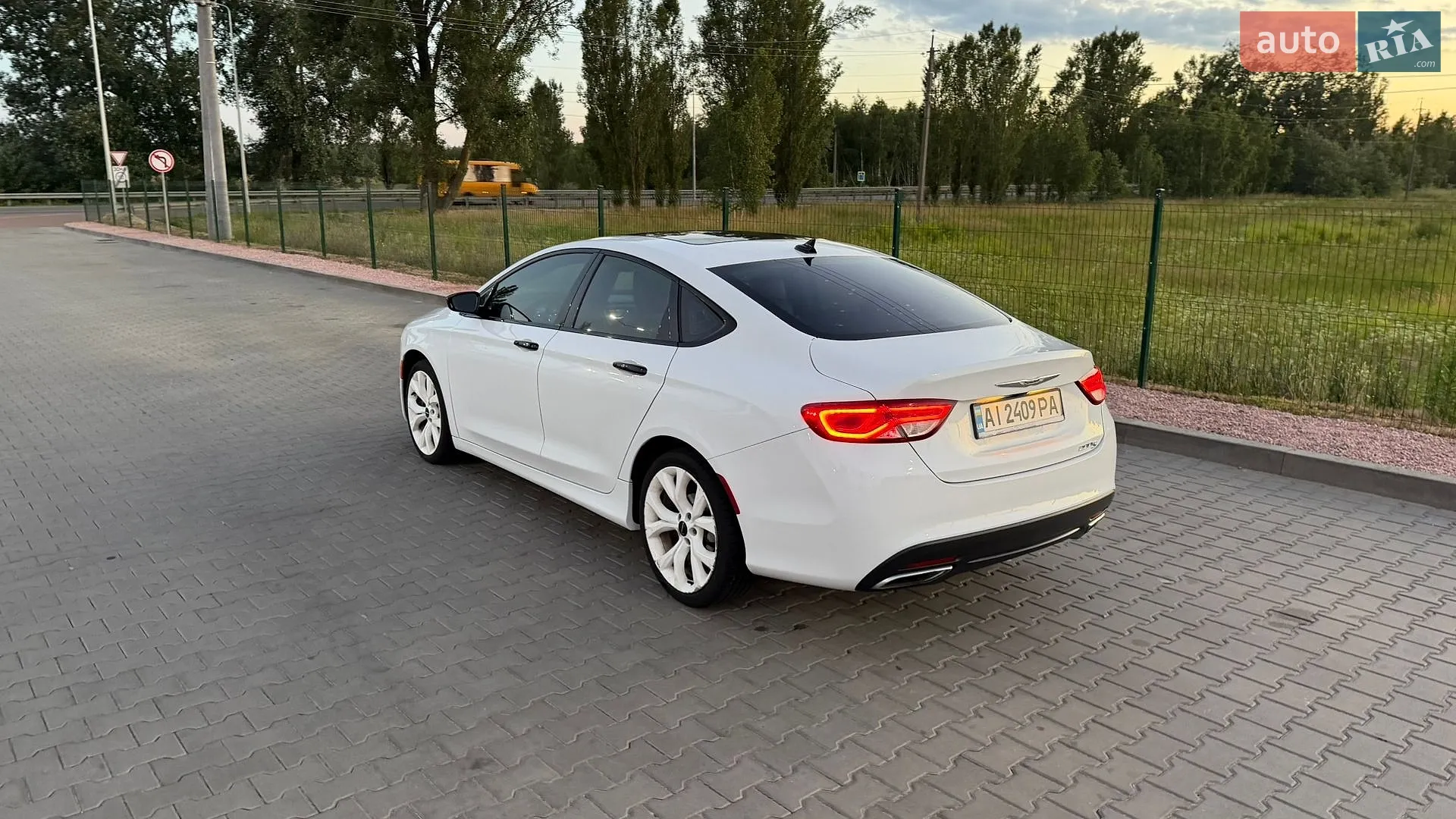 2015 Chrysler 200 - мініатюра 18