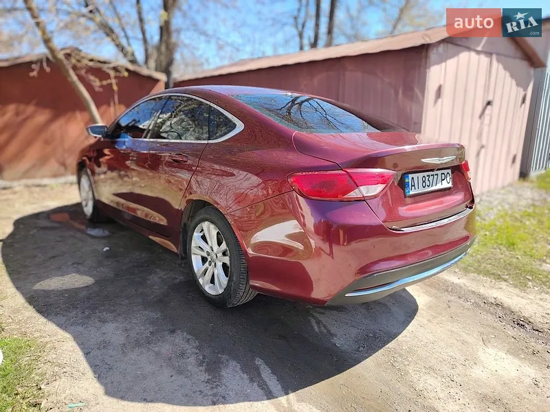 Chrysler 200