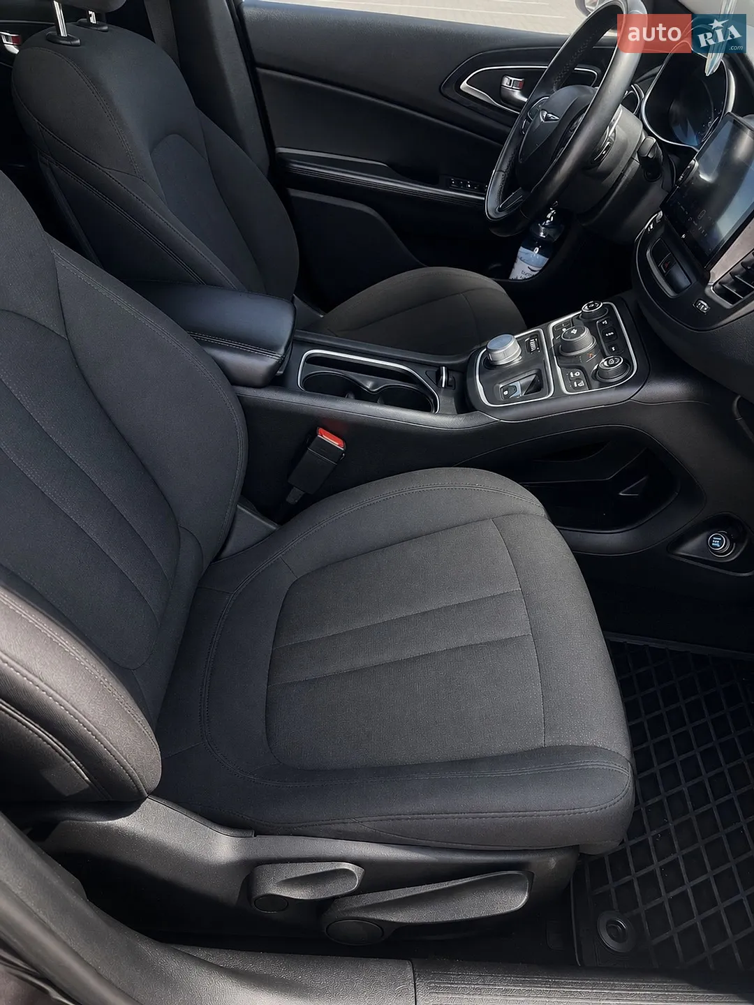 2015 Chrysler 200 - мініатюра 31