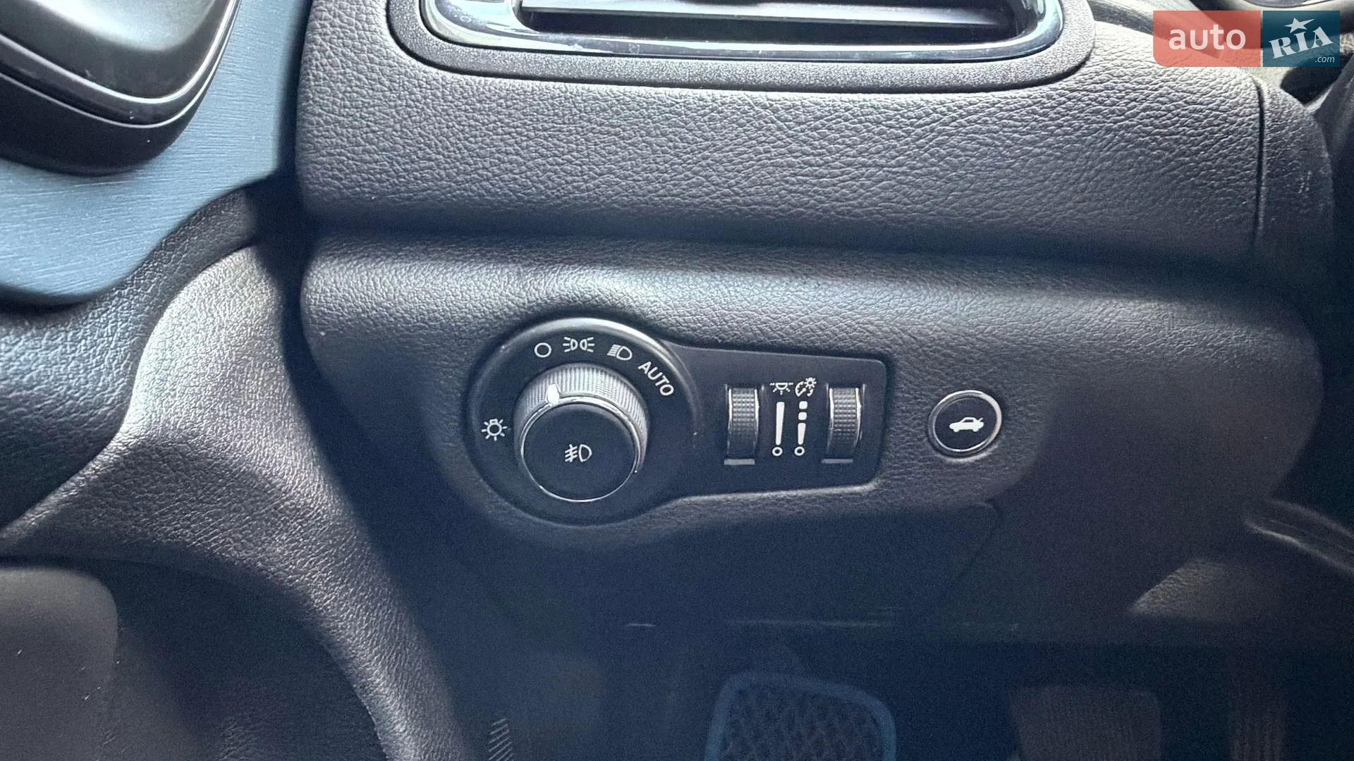 2015 Chrysler 200 - мініатюра 16