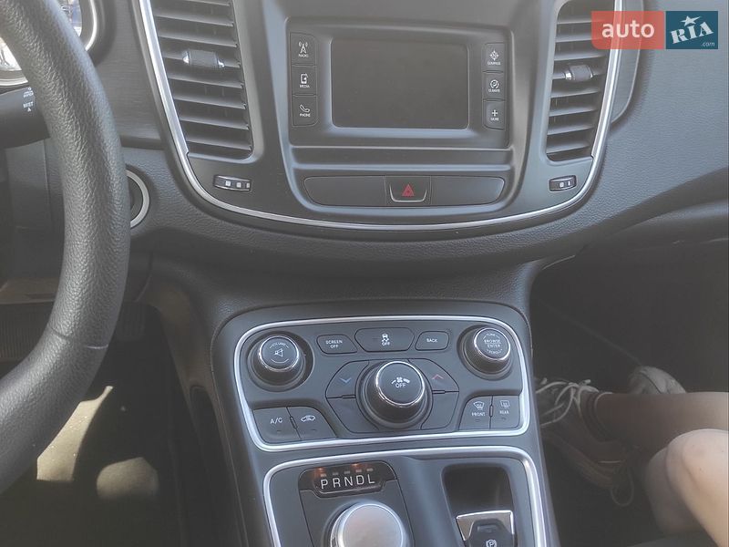 Седан Chrysler 200 2015 в Одесі