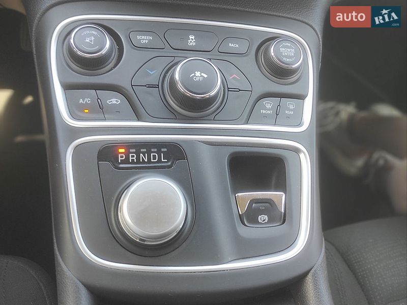 Седан Chrysler 200 2015 в Одесі