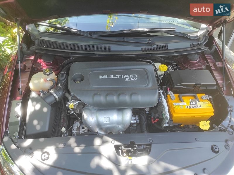 Седан Chrysler 200 2015 в Одесі