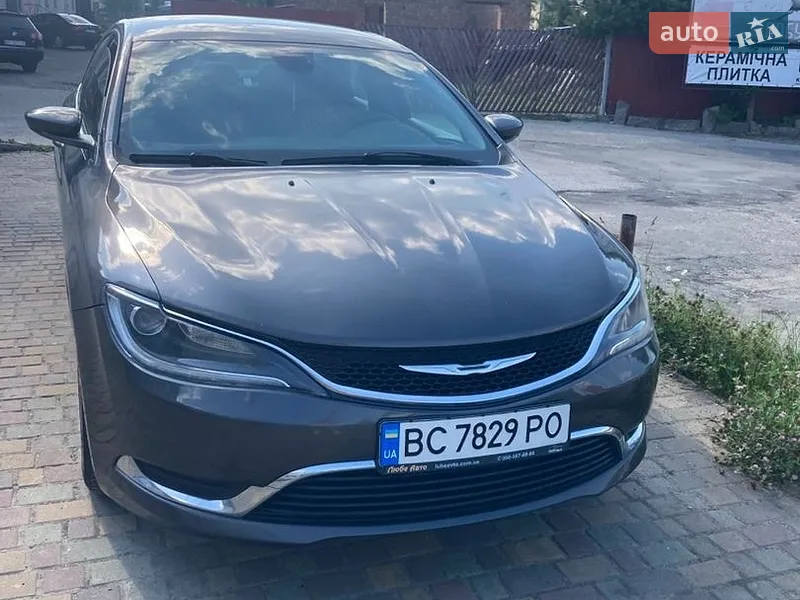 Chrysler 200