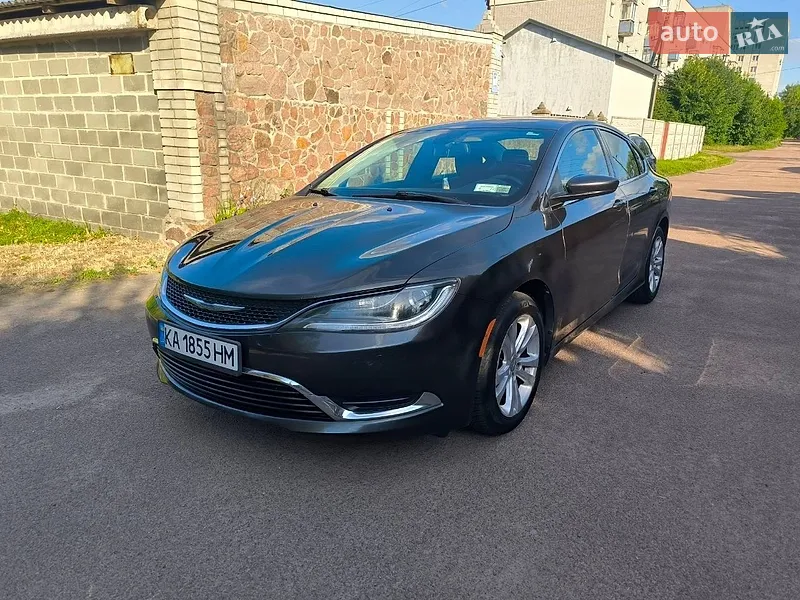 Chrysler 200