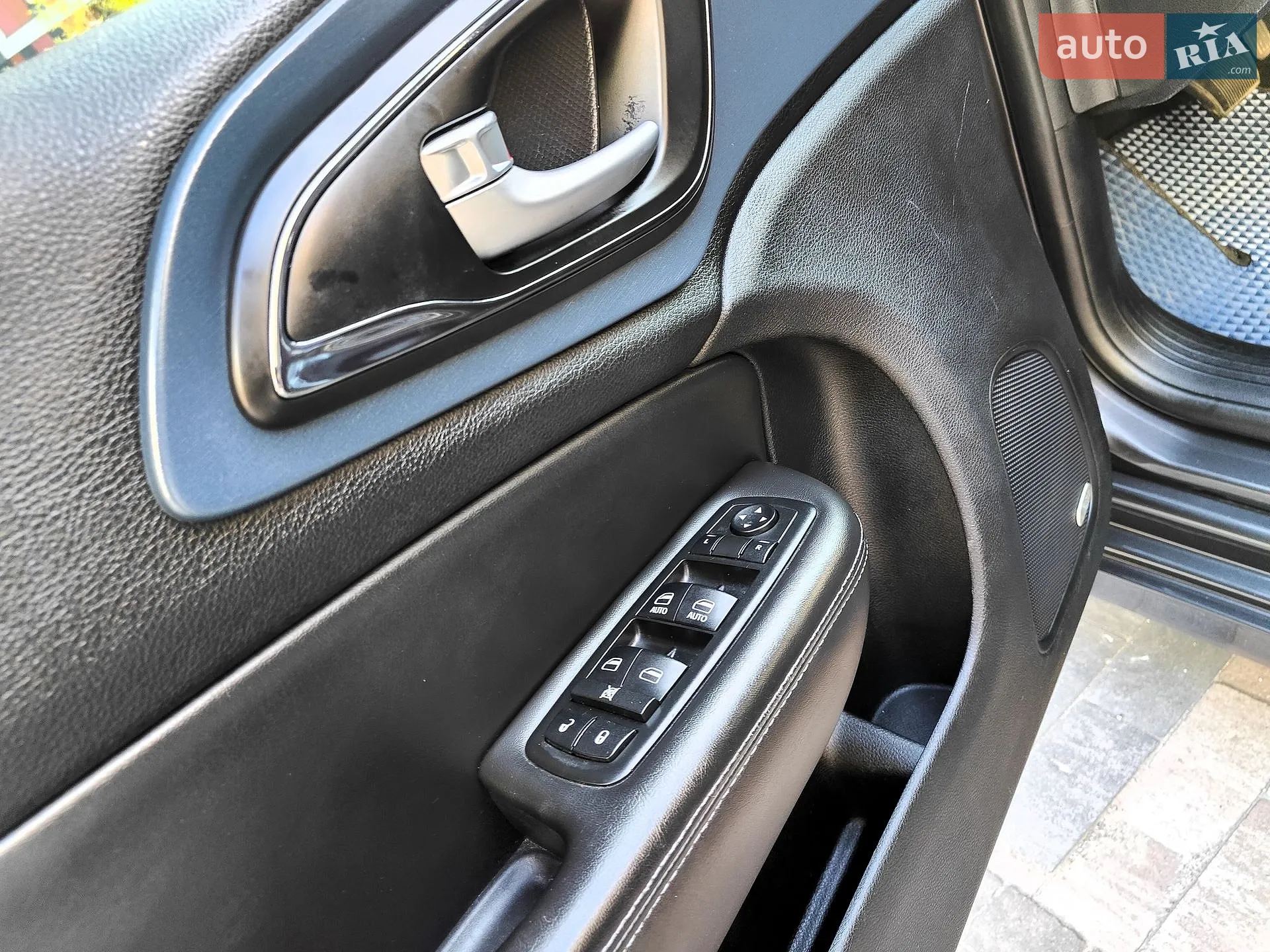 2014 Chrysler 200 - мініатюра 38