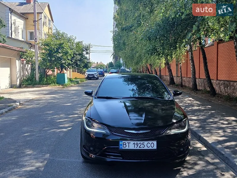 Chrysler 200
