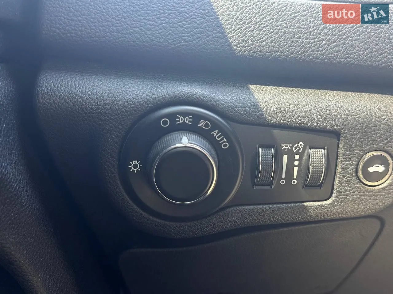 2014 Chrysler 200 - мініатюра 25