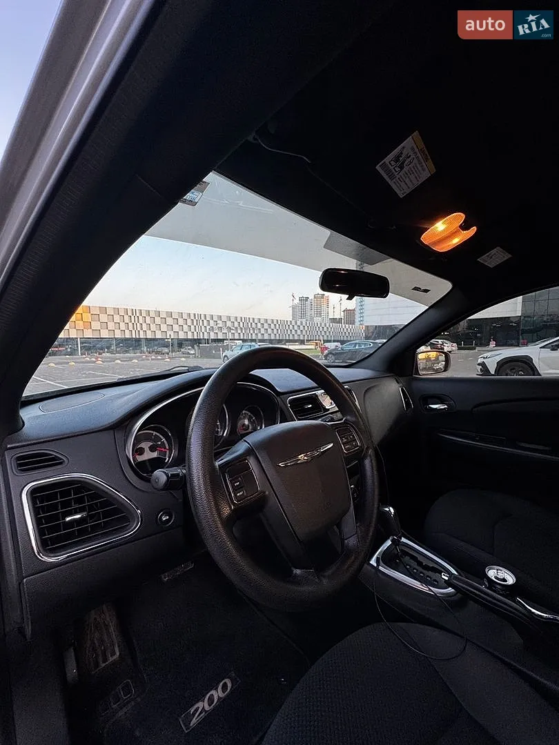 2014 Chrysler 200 - мініатюра 17