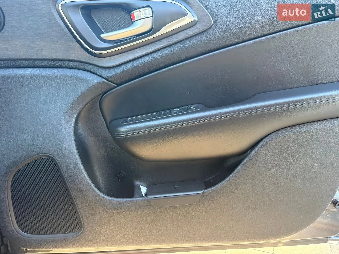 2016 Chrysler 200 - мініатюра 18