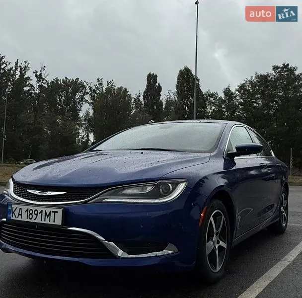 Chrysler 200