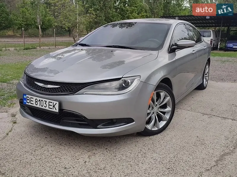 Chrysler 200