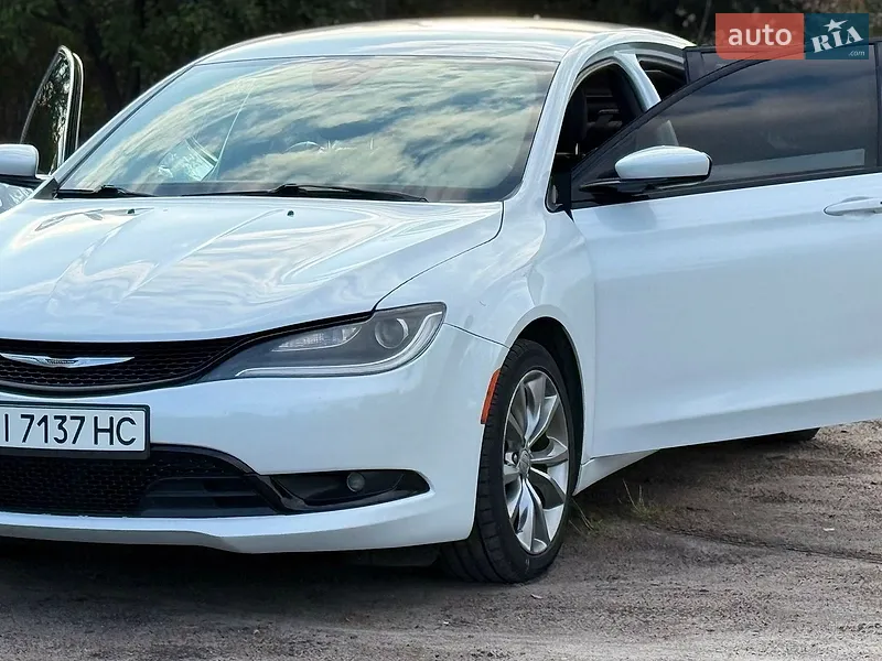 Chrysler 200
